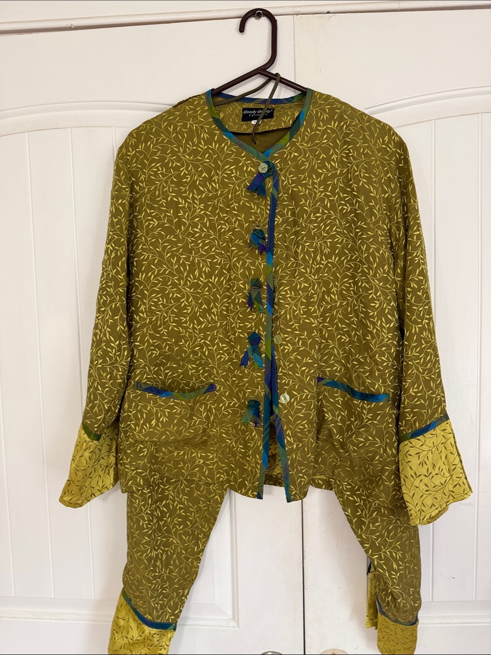Goody Goody California Silk Blend Green Printed‎ Two-Piece Pajama Set Teal Trim